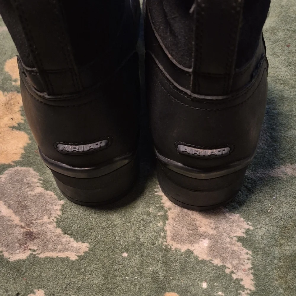 Ariat Men's Black and Red Rain Boots